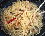 A picture of step 7 of Oil Spaghetti with Dried King Oyster Mushrooms.