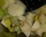 A picture of step 3 of Sig's Potato, Leek and Cabbage Soup.