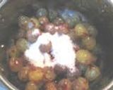 A picture of step 5 of Homemade Grape Jam Using Kyohou Grapes.