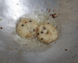 மீந்த சாத வடை ரெசிபி ஸ்டேப் 4 புகைப்படம்