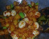 Foto langkah ke 4 dari resep Balado Kentang dan Telur Puyuh.
