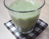 A picture of step 4 of Easy to Drink! Banana and Komatsuna Smoothie.