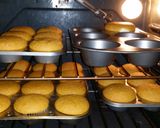 A picture of step 6 of Cheesecake filled pumpkin muffins.