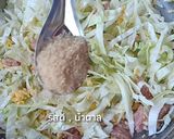 รูปขั้นตอนการทำที่ 3 ของ แหนมผัดไข่ใส่กะหล่ำปลี