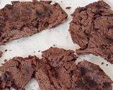 Foto langkah ke 5 dari resep Chocolate Bread Mille-Feuille | kreasi leftover roti tawar coklat.