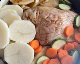 Une image de l'étape 2 de Poulet au four avec légumes.