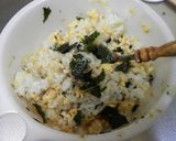 A picture of step 2 of Real Nori Seaweed and Egg Rice Balls.