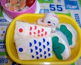 A picture of step 8 of Kindergarten Bento (Flying Carp Sandwiches).