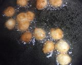 A picture of step 6 of Mini donuts balls.