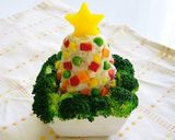 A picture of step 4 of Potato Salad Christmas Tree.