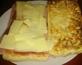 A picture of step 4 of Tex's Chicken & Ham Toastie 🐔🐷🍞.