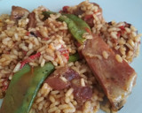 Foto del paso 1 de la receta: Arroz con costillas y bisaltos (tirabeques)