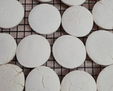 Foto del paso 4 de la receta: Alfajores de fécula de maíz 🇦🇷 Alfajorcitos de Maizena® 🇦🇷