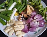 Foto langkah ke 1 dari resep Sup Ayam Seger.