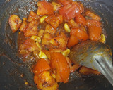 टमाटर लहसुन की तीखी मीठी चटनी(tamatar lahsun ki teekhi meethi chutney recipe in hindi) रेसिपी चरण 3 फोटो