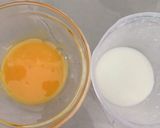 Hình bước làm 1 của món Bánh flan sữa mẹ cho bé ăn dặm