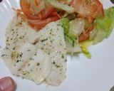Foto del paso 3 de la receta: Merluza al vapor con ensalada