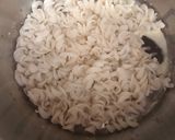 Foto del paso 6 de la receta: Pastas de arroz en salsa napolitana con atún 🍝 🥰