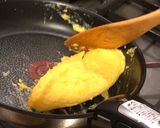 A picture of step 5 of Chicken rice with omelette.