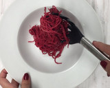 Foto del paso 4 de la receta: Espaguetis con pesto de remolacha