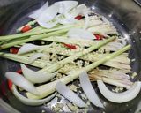 Hình bước làm 3 của món Gà tre hấp mắm nhĩ