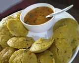A picture of step 3 of Masala Oats Idli.