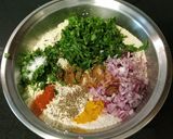 A picture of step 2 of Spinach thalipeeth.