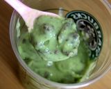 A picture of step 4 of 1 Minute Mock McFlurry with Banana & Oreos.