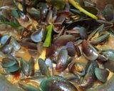 Foto langkah ke 3 dari resep Kerang hijau pedas.