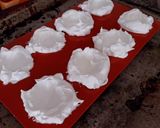 Foto del paso 4 de la receta Minipavlova de crema de vainilla, manzana y pasas