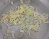Foto langkah ke 5 dari resep Sawi Gulung Isi Ayam.