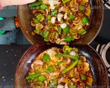 स्टर फ्राईड एग्ग्स विथ ओरिएन्टल वेज्जीस (Stir fried eggs with oriental veggies recipe in marathi) रेसिपी स्टेप 4 फोटो 