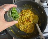 A picture of step 6 of Vaghareli Lasaniya (Green Garlic) Rotli.