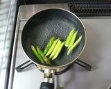 A picture of step 3 of Curry Shrimp and Asparagus Stir-fry.