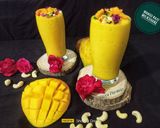 A picture of step 7 of Mango Kaju Milkshake.