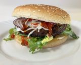 Hamburger házi húspogácsával recept fázis 4 fotója