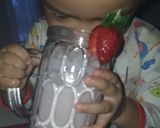 Foto langkah ke 3 dari resep Smoothie strawberry 🥰 ala mamifatih.