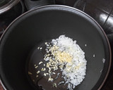 Foto del paso 1 de la receta: Caldo de papas con huevo duro picado