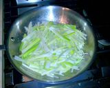 A picture of step 3 of Chicken stuffed with leeks & mushroom gravy.