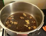 A picture of step 2 of Made in a Pressure Cooker: Sweet and Salty Beef Tendon and Root Vegetable Stew with Soy Sauce Flavor.