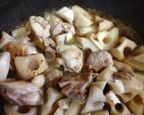 A picture of step 5 of Simmered Lotus Root and Chicken.