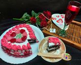 A picture of step 8 of Valentines gift cake.