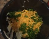 A picture of step 2 of Jalapeño Cheddar Burgers.