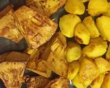 A picture of step 2 of Jackfruit potato masala.