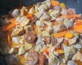Foto del paso 2 de la receta: Estofado de cerdo con chorizo y guisantes
