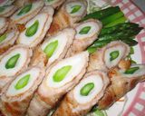A picture of step 8 of Asparagus in Chikuwa Wrapped in Pork Belly.