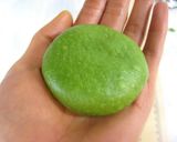 A picture of step 9 of Matcha Petit Anpan.