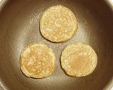 A picture of step 4 of Simple Pancakes.