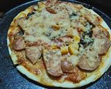 Foto langkah ke 8 dari resep Pizza Sosis Jamur Mudah&Enak.