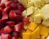 Hình bước làm 1 của món Hoa quả dầm sữa chua cốt dừa